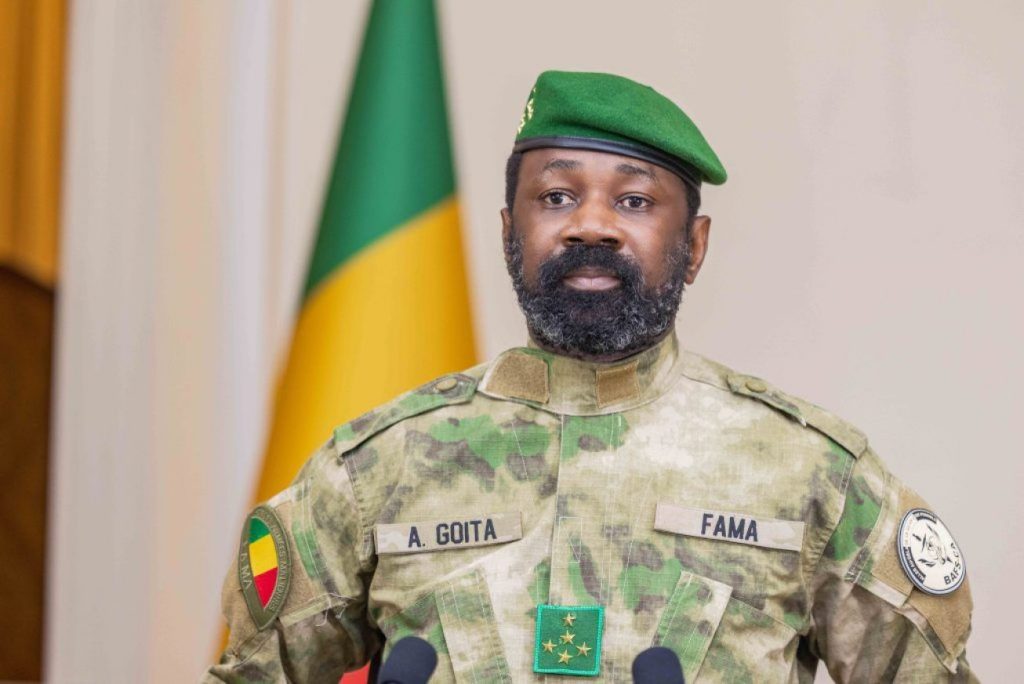 Au Mali, une IA aurait servi à développer un système de surveillance capable de couvrir 25 millions de cartes SIM.